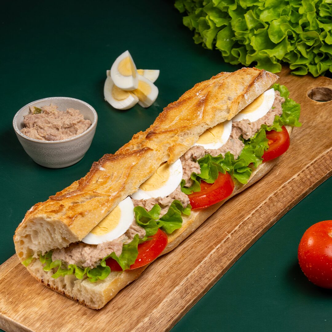 Sandwich baguette thon et crudités